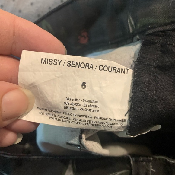 Black Floral “Amy” Straight Leg Jeans { Bandolino } - Picture 9 of 11